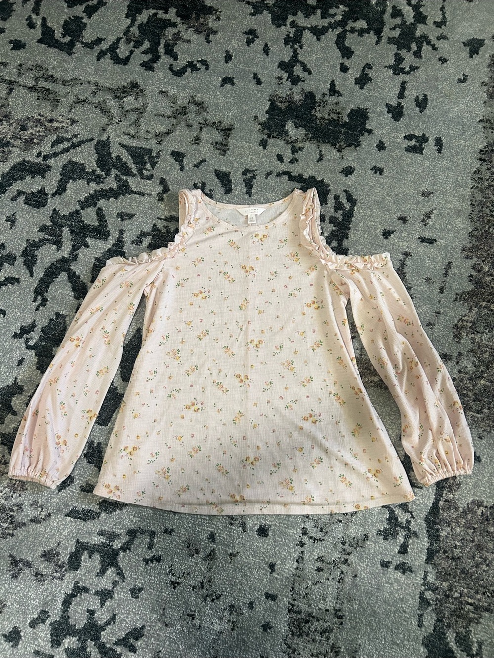 Women’s Cold-Shoulder Floral Top - Pale Pink